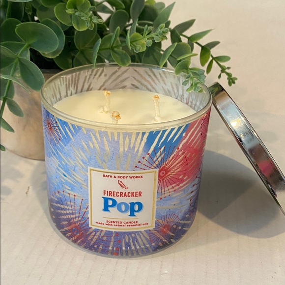Bath & Body Works “Firecracker Pop” 3 Wick Candle - Picture 1 of 6